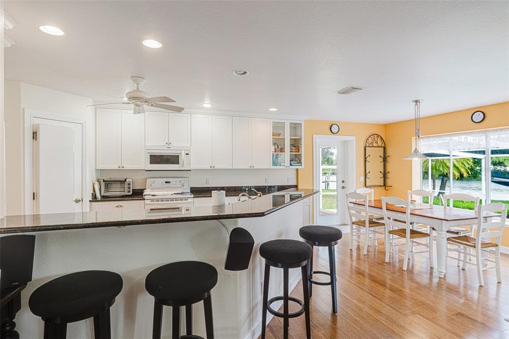 13668 MARQUETTE BOULEVARD photo 24