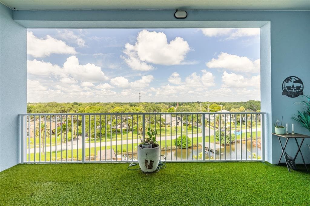3 RIVERWALK DRIVE 602 photo 3