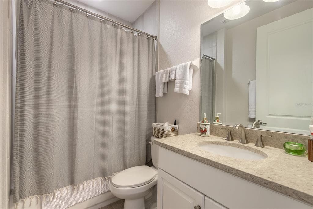 3 RIVERWALK DRIVE 602 photo 9