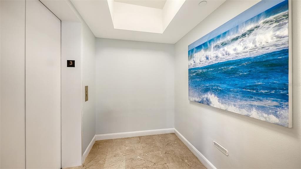 1241 GULF OF MEXICO DRIVE 303 photo 6