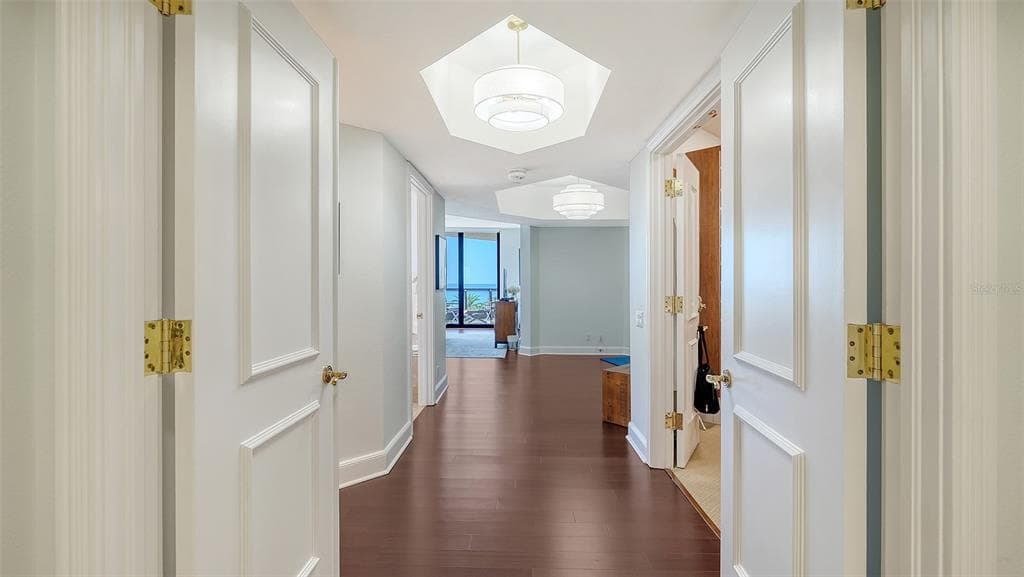 1241 GULF OF MEXICO DRIVE 303 photo 8