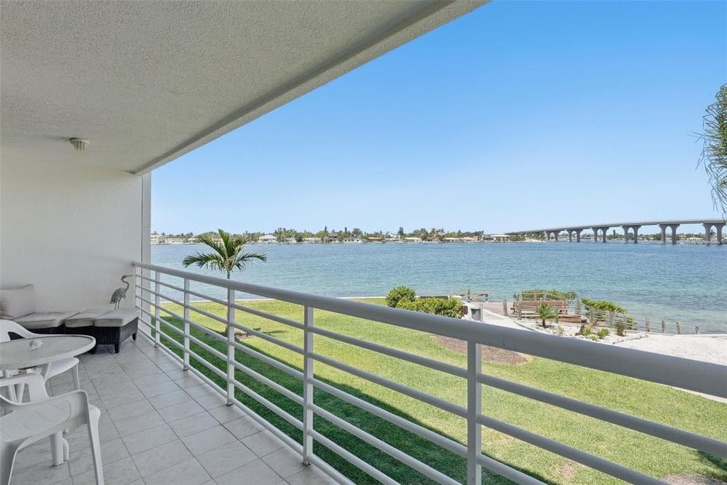 6081 BAHIA DEL MAR CIRCLE 251 photo 10