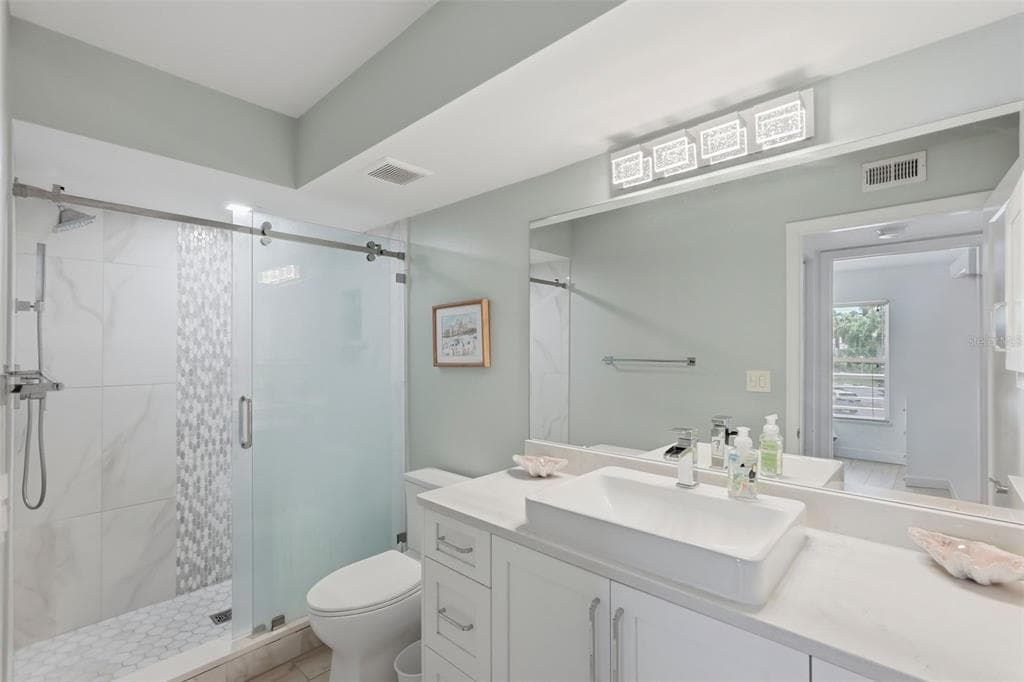 6081 BAHIA DEL MAR CIRCLE 251 photo 21