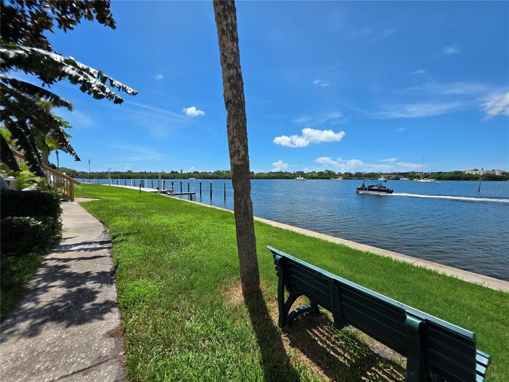 118 POMPANO DRIVE SE B photo 5