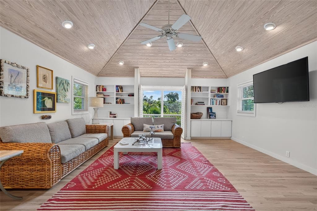 677 LANDS END DRIVE photo 16
