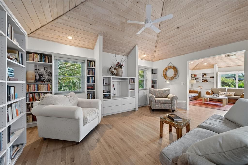 677 LANDS END DRIVE photo 15