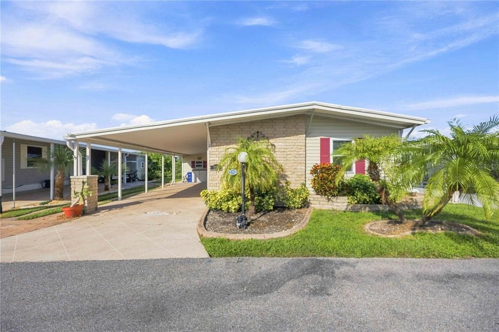 112 ISLAND POINT ROAD photo 3