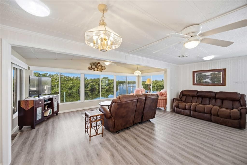 112 ISLAND POINT ROAD photo 5
