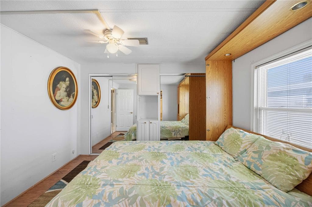 112 ISLAND POINT ROAD photo 19