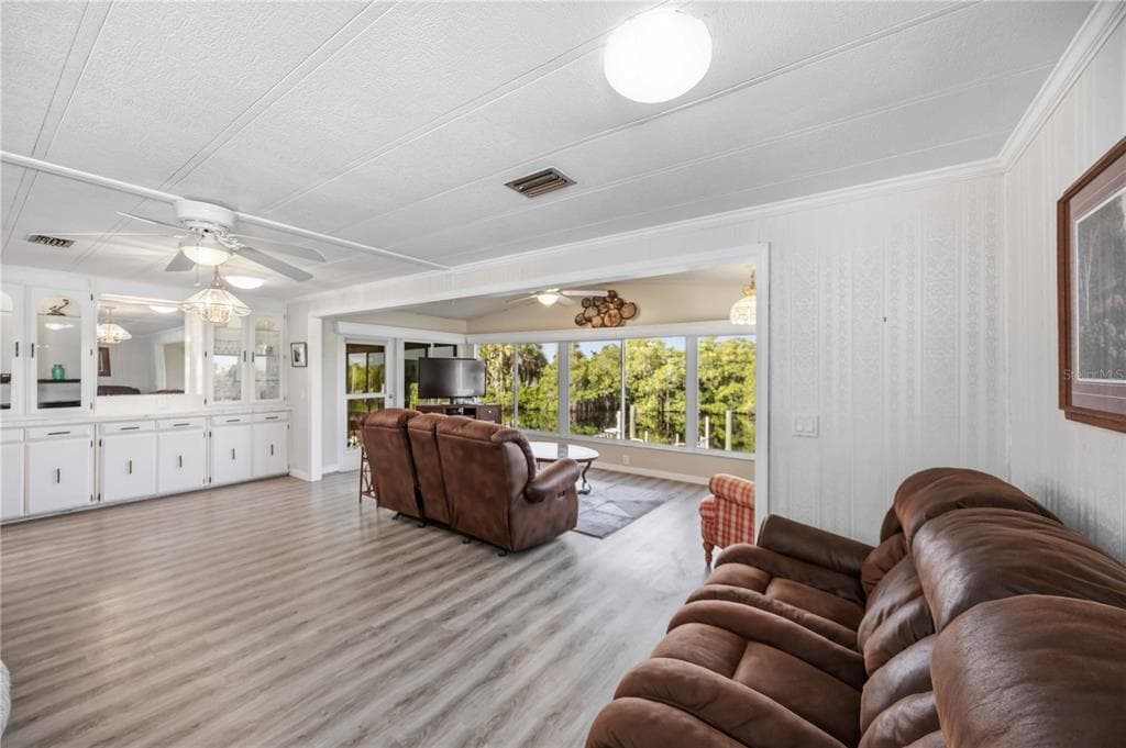 112 ISLAND POINT ROAD photo 4