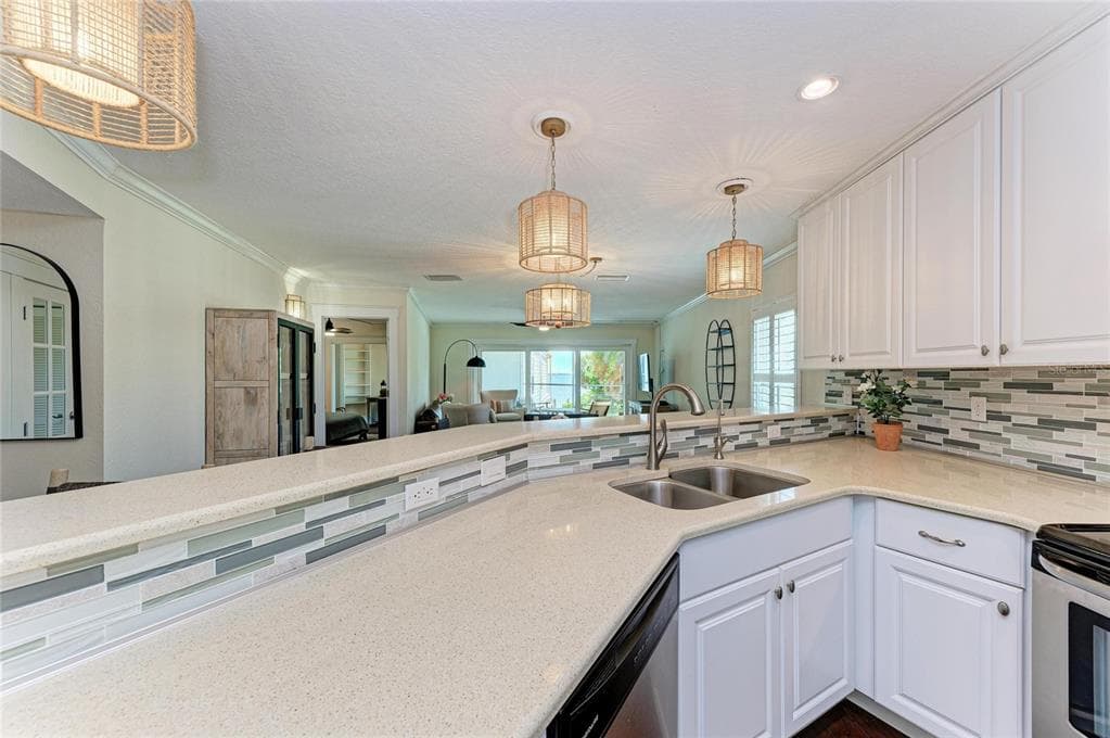 5320 GULF OF MEXICO DRIVE 204 photo 17