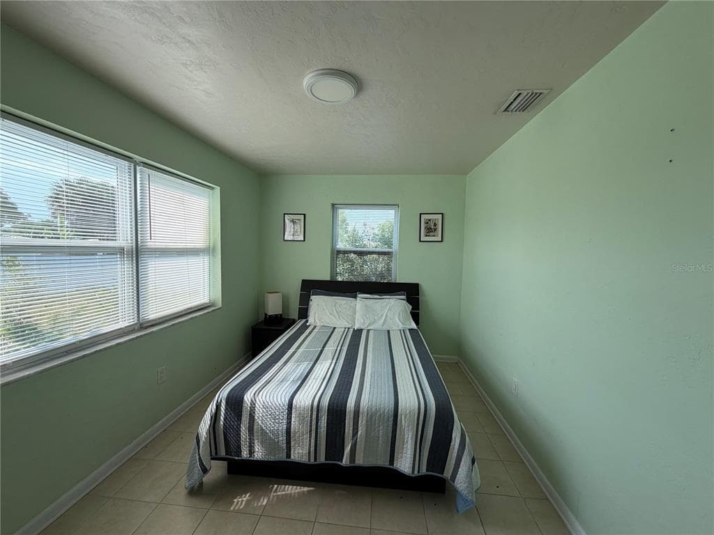 2201 AARON STREET photo 23