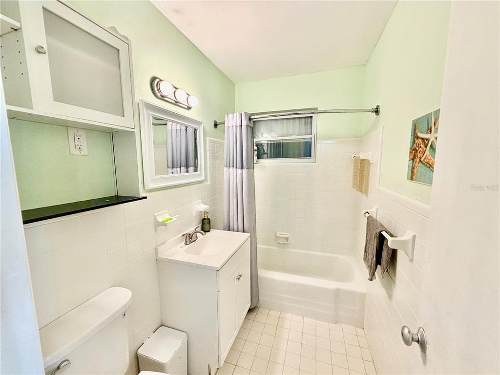 2201 AARON STREET photo 17