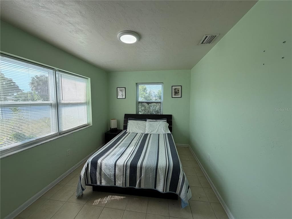 2201 AARON STREET photo 22