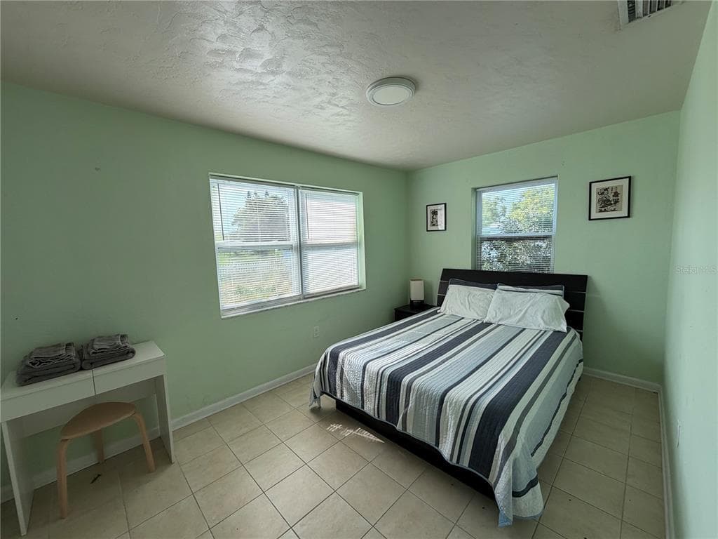 2201 AARON STREET photo 24