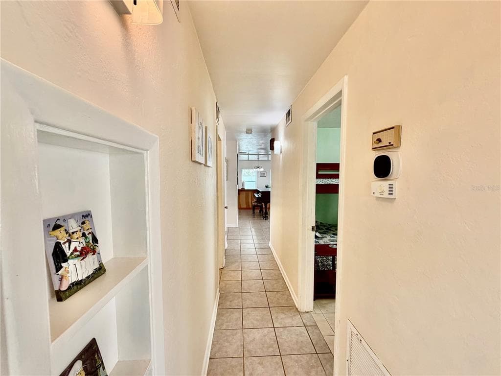 2201 AARON STREET photo 18