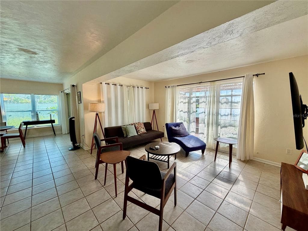 2201 AARON STREET photo 15