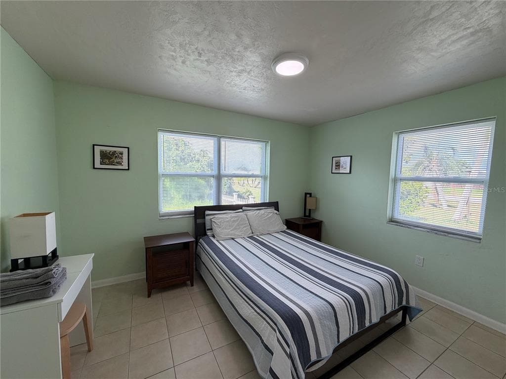 2201 AARON STREET photo 21