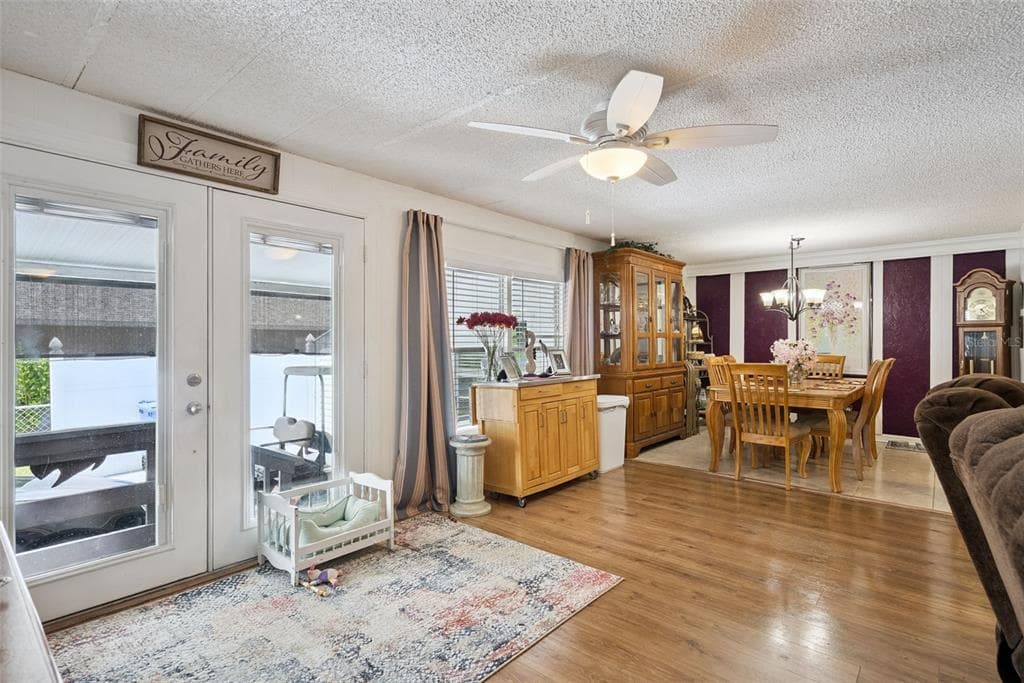 109 DOUGLAS STREET photo 6