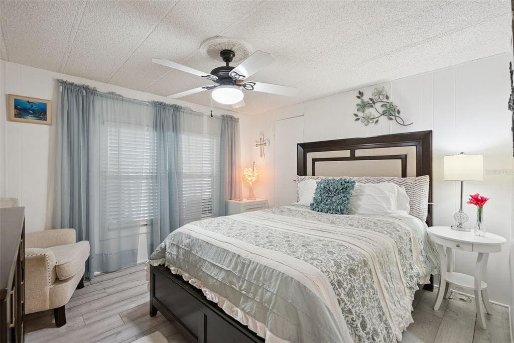 109 DOUGLAS STREET photo 17