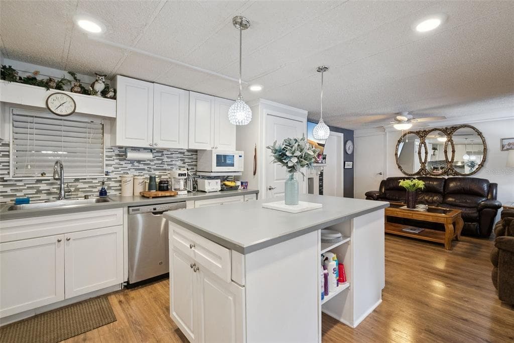 109 DOUGLAS STREET photo 12