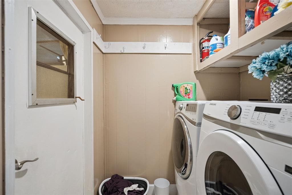 109 DOUGLAS STREET photo 22