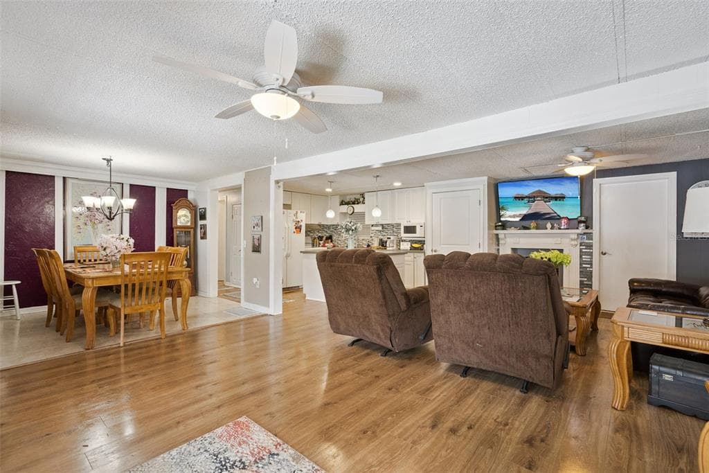 109 DOUGLAS STREET photo 5