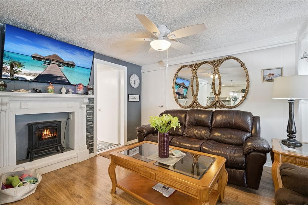 109 DOUGLAS STREET photo 9