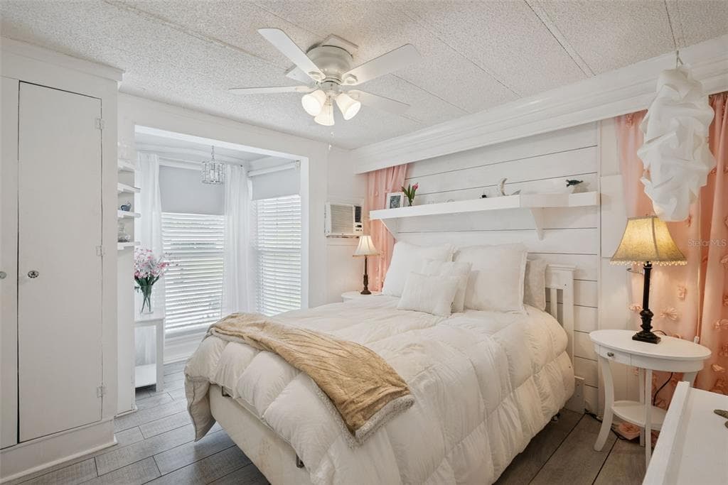 109 DOUGLAS STREET photo 18