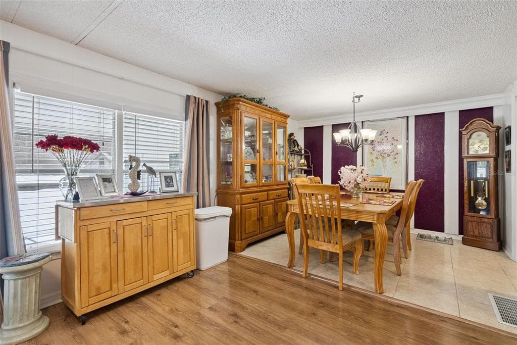 109 DOUGLAS STREET photo 4