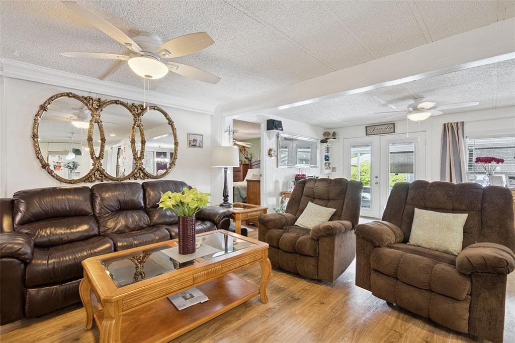 109 DOUGLAS STREET photo 8