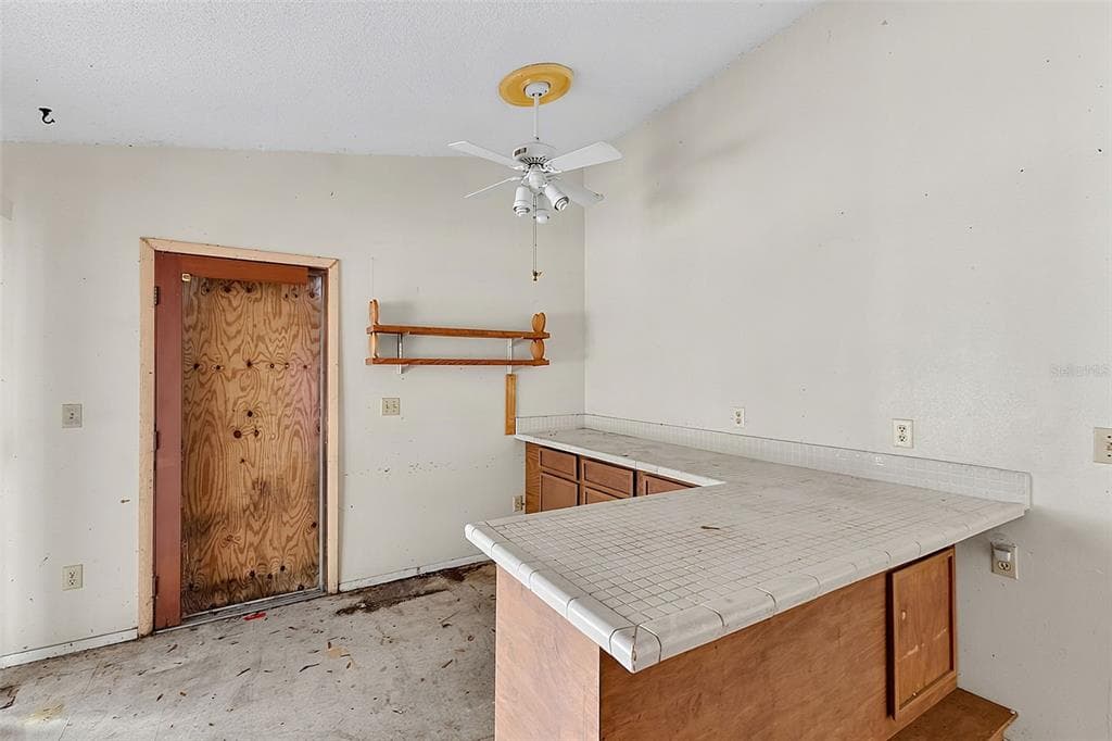 327 HARBOR BOULEVARD photo 18