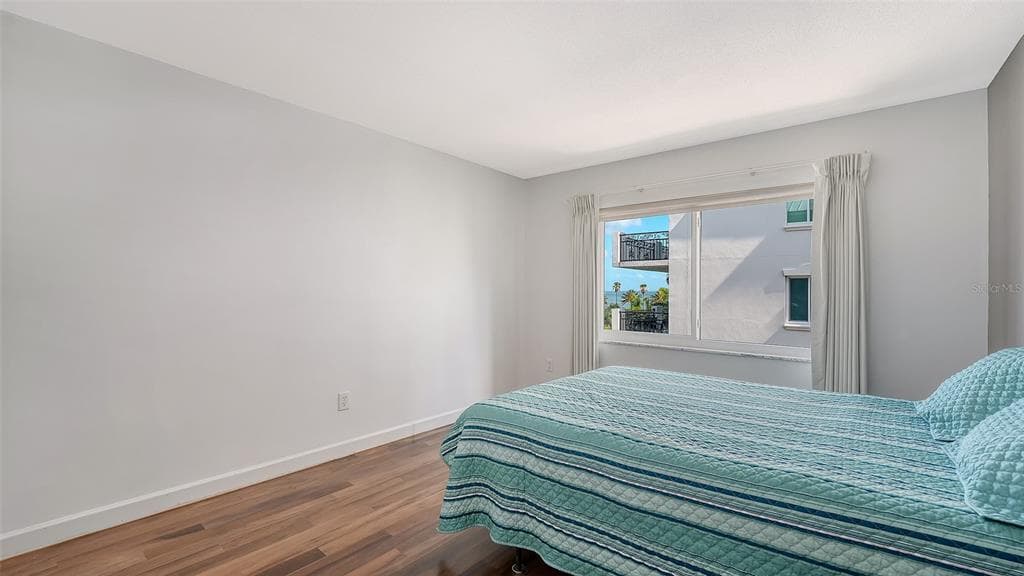 174 GOLDEN GATE POINT 43 photo 24