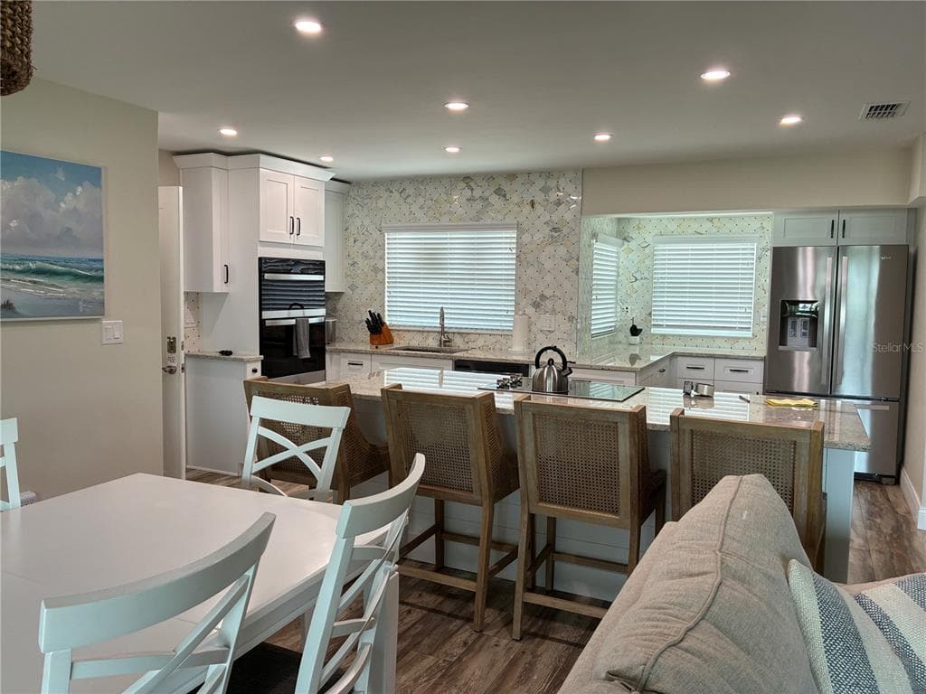 5240 SEMINOLE COURT photo 4