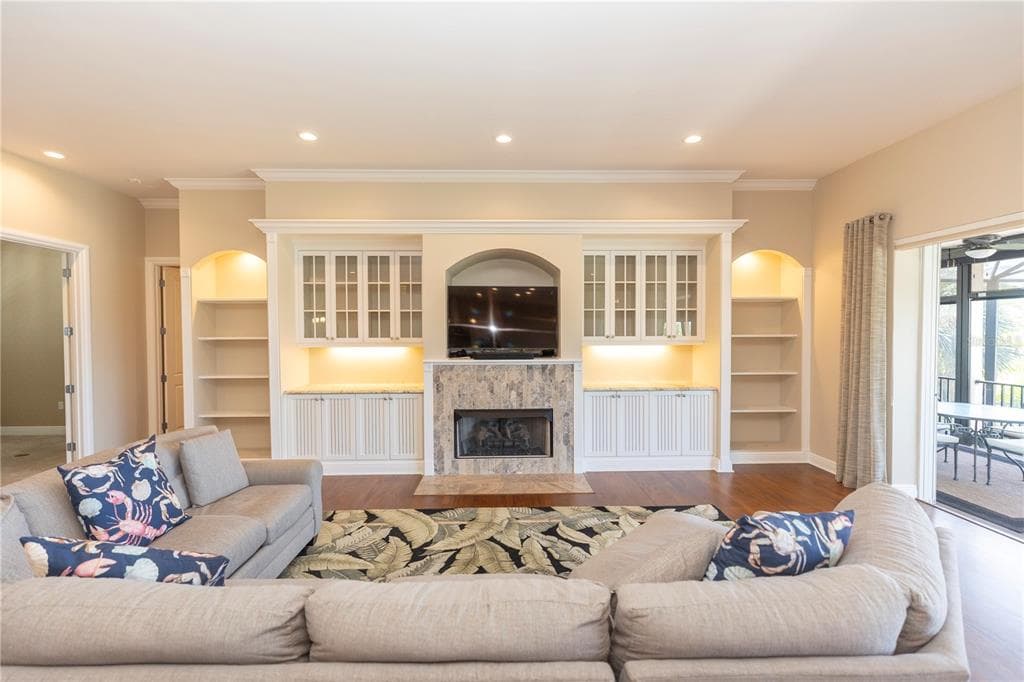 100 BUCCANEER BEND photo 16