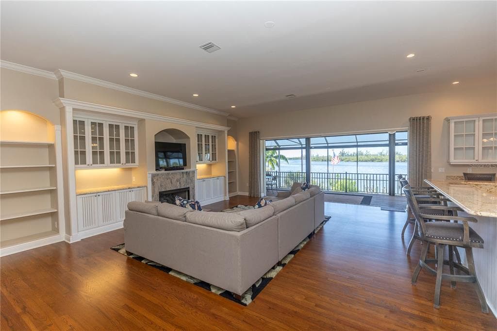 100 BUCCANEER BEND photo 7