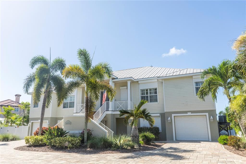 100 BUCCANEER BEND photo 3
