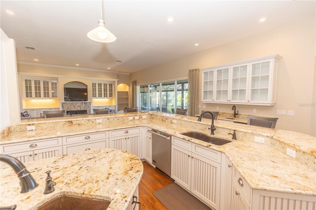 100 BUCCANEER BEND photo 20