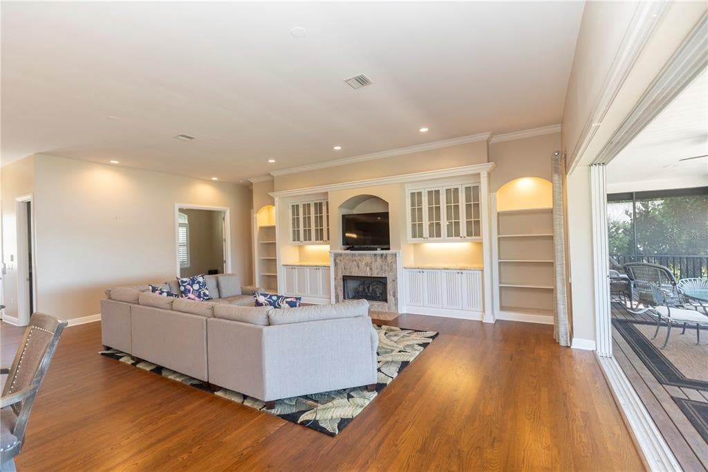 100 BUCCANEER BEND photo 10