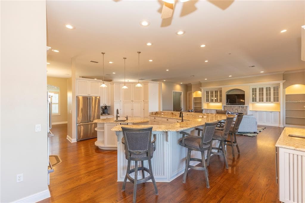 100 BUCCANEER BEND photo 18