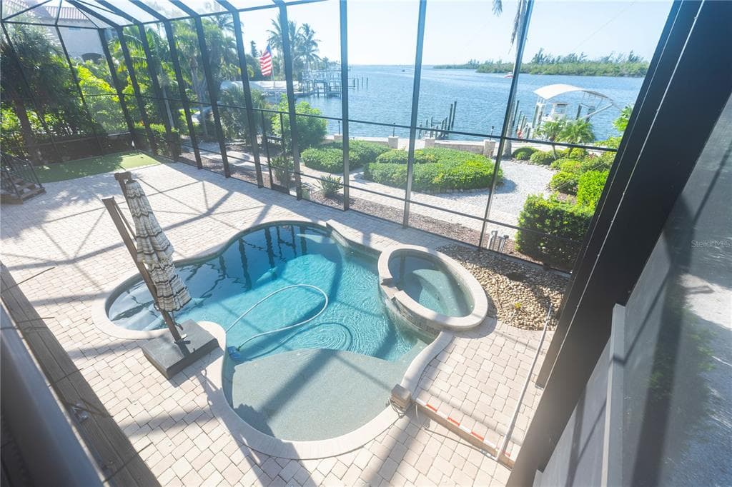 100 BUCCANEER BEND photo 15