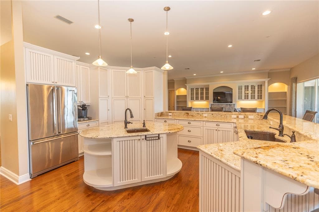 100 BUCCANEER BEND photo 21