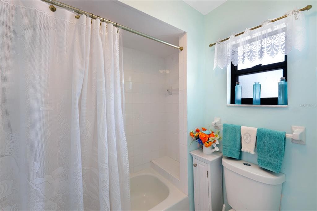 212 KAMAL PARKWAY photo 22