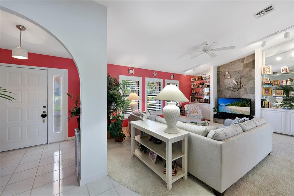 212 KAMAL PARKWAY photo 3