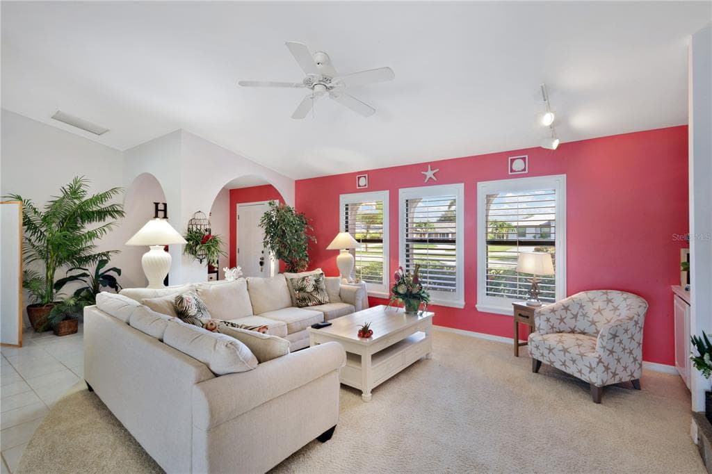 212 KAMAL PARKWAY photo 4