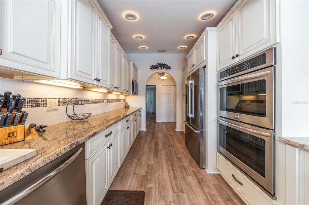 13 CAROLLO COURT photo 17