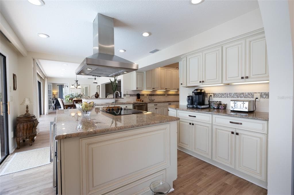 13 CAROLLO COURT photo 18