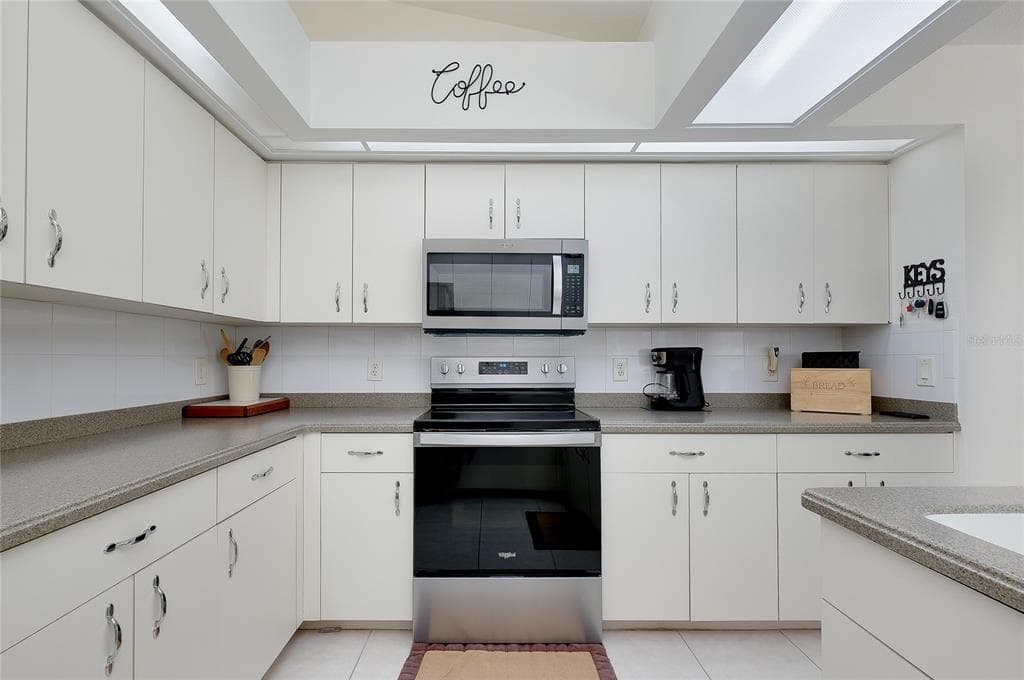 4454 PERSIAN LANE photo 16