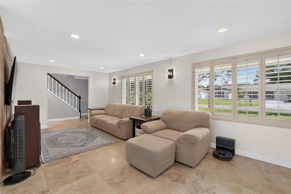 10718 DRUMMOND RD photo 12