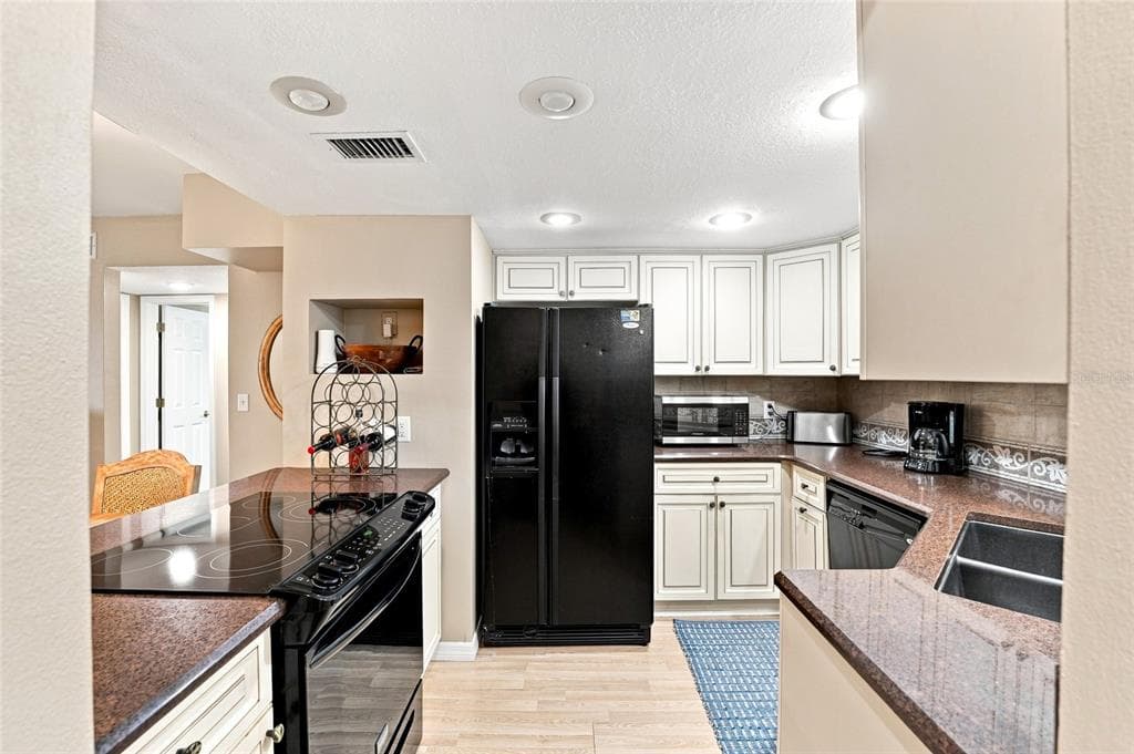3500 GULF BOULEVARD 204 photo 9